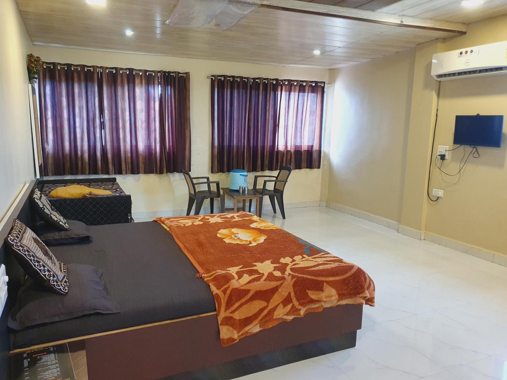 Hiral Residency Hotel Matheran Kültér fotó